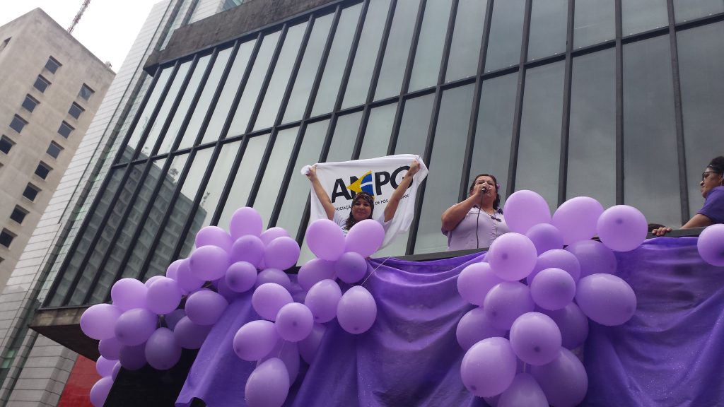 Presidenta da ANPG, Tamara Naiz, participa da marcha do dia 8 de março de 2015.