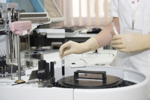 doctor-preparing-lab-material-for-tests