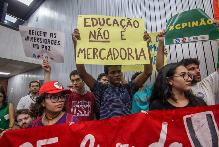 Protesto contra CPI das Universidades, ALESP, 24 de Abril. Foto - karla Boughoff